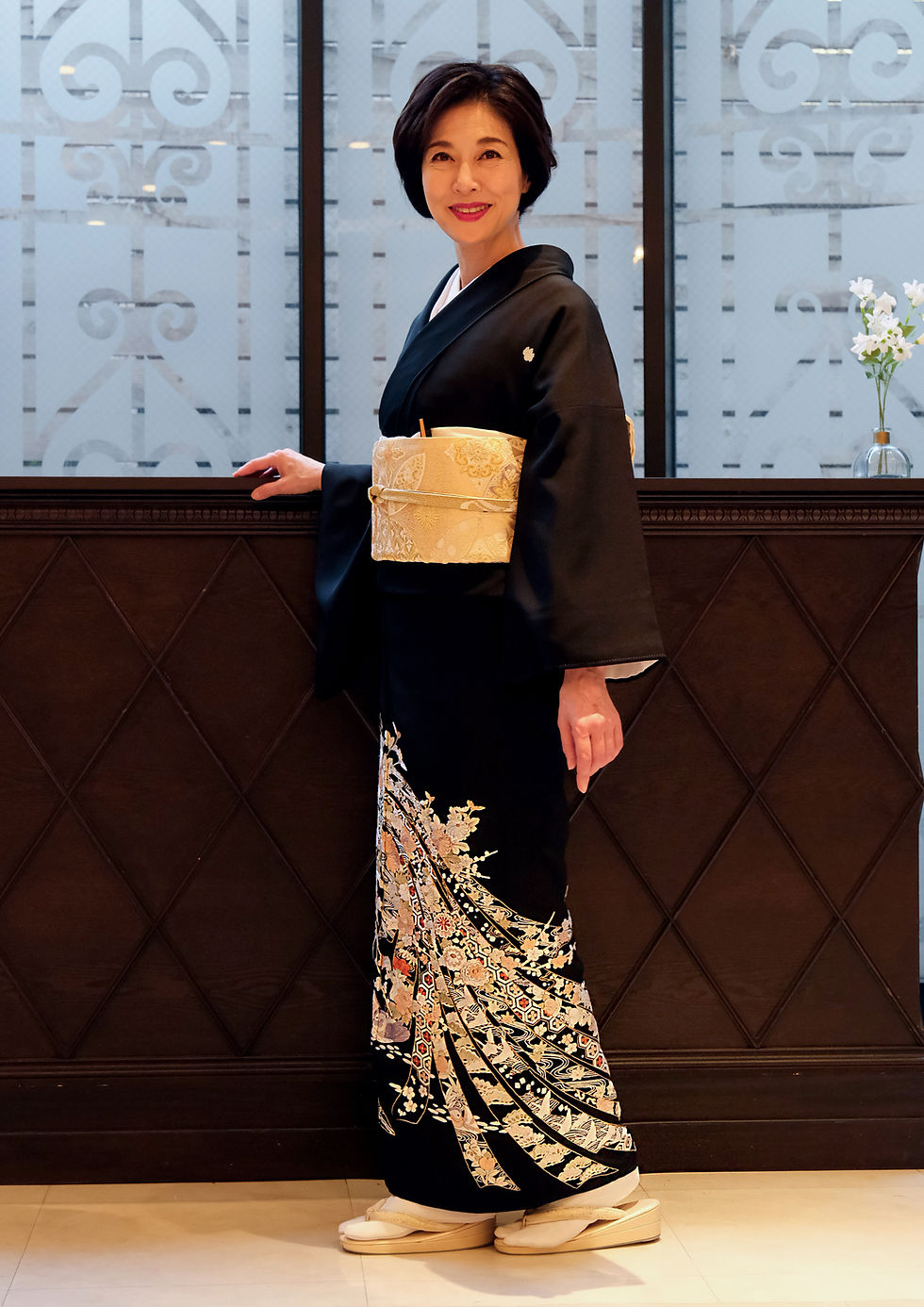 黒留袖 作家物 橋 金彩松模様 松竹梅 紅葉 KK-1867 彩おしどりに熨斗目文｜華やかで格式ある高級黒留袖レンタル