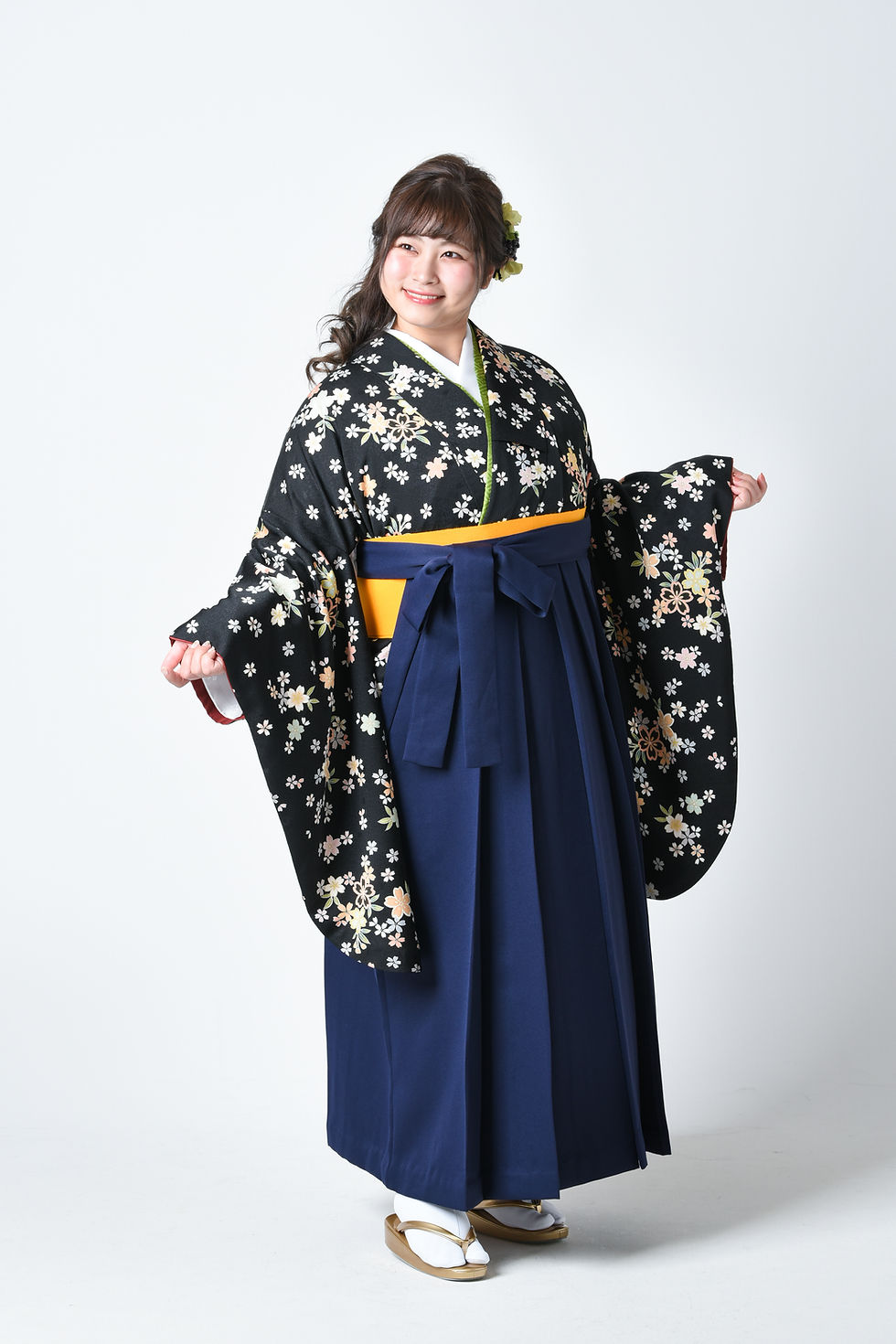 サムネイル： 5237b_set 黒地 祝い小桜＋紺無地袴