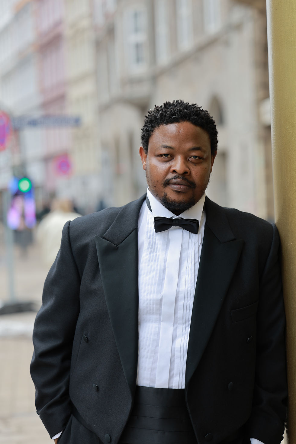 OWEN METISLENG - dram. tenor