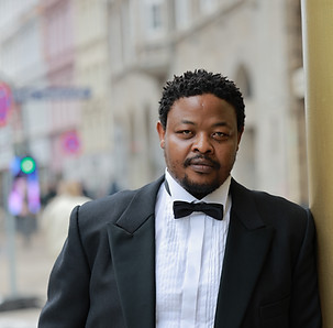 Owen Metsileng (poc) - Role and Theatre Debut as Verdi's OTELLO at Meiningen State Theatre