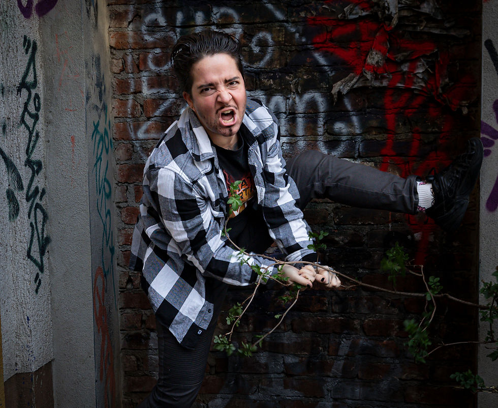 Marilyn Moustache - Drag King Performance in Freiburg