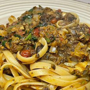 Λιγκουίνι με νηστίσιμη σάλτσα μπολονεζ / Linguine with vegan bolognese sauce
