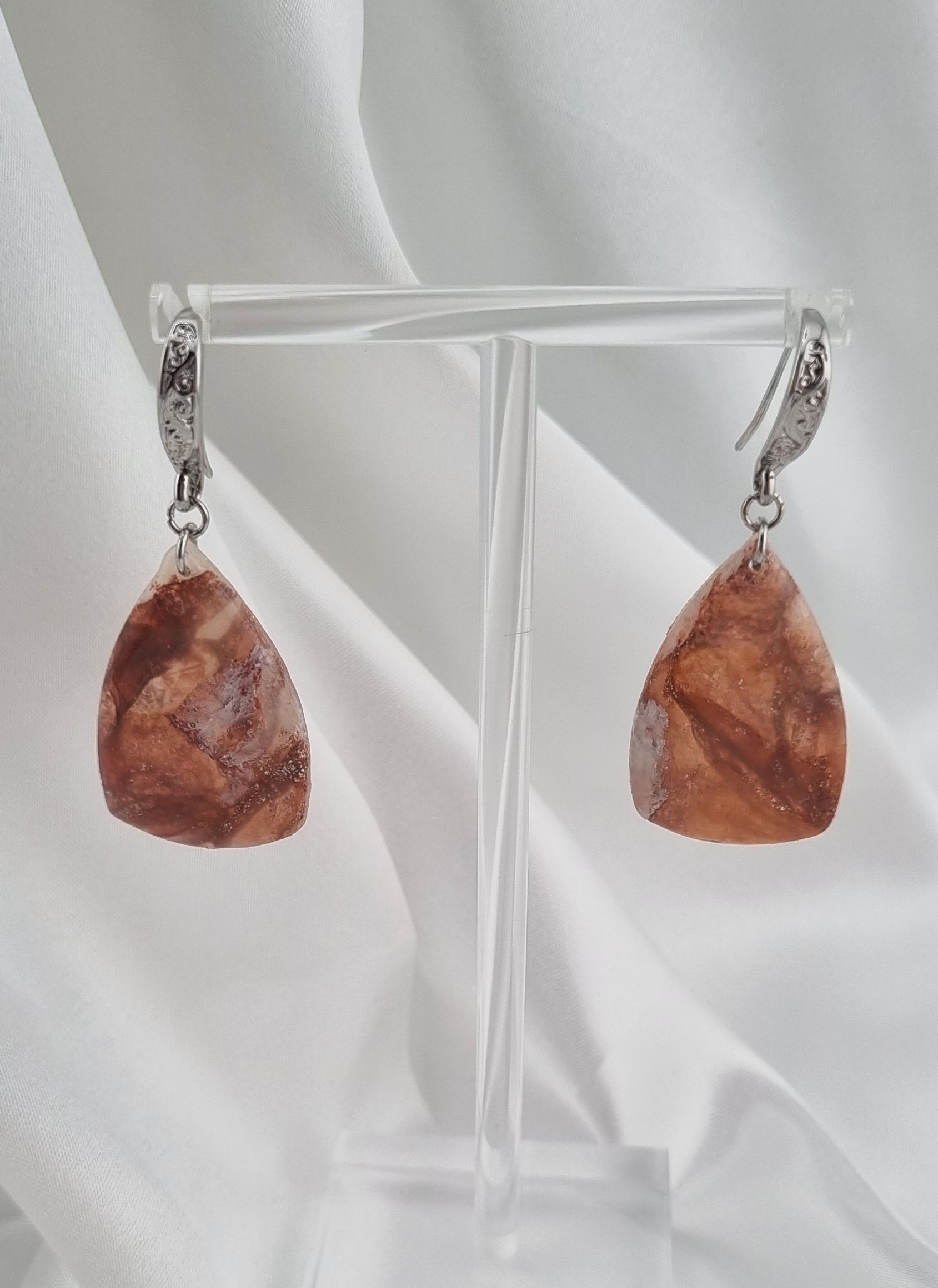 Tan marble sq drop detail hook