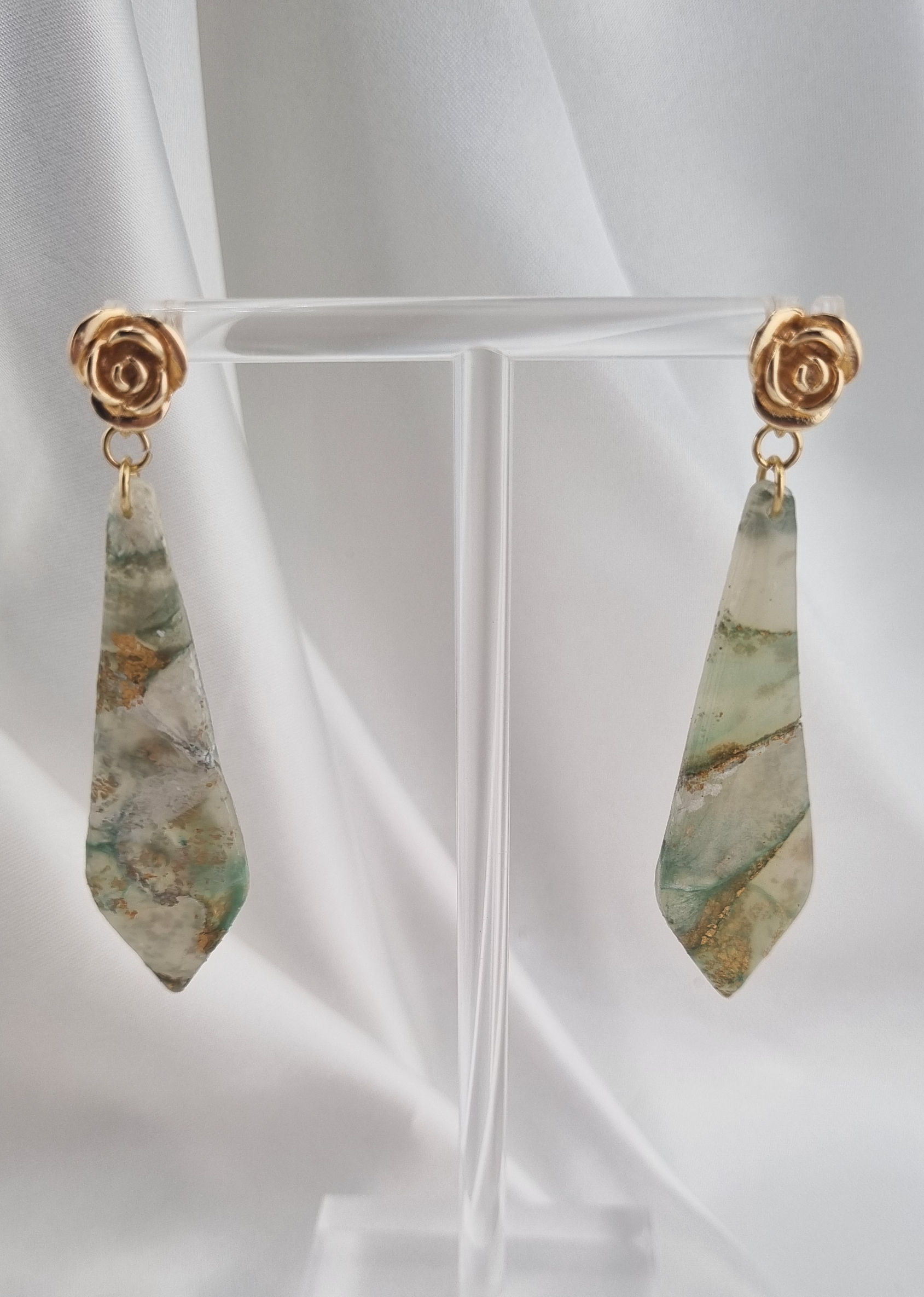 Green marble long point rose stud