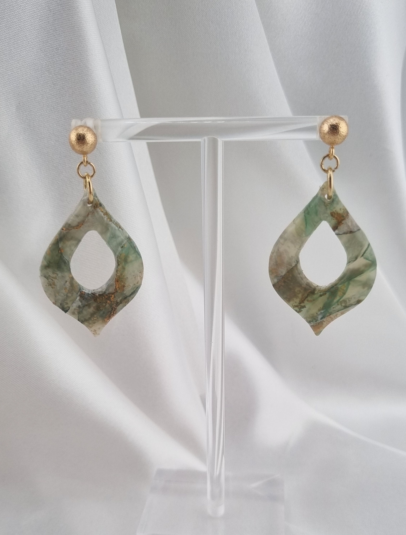 Green marble open point drop ball stud