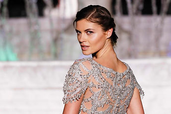 ROCIO CRUSSET. REVISTA LUX MOMENTS MAGAZINE. ROSA CLARA BBFW