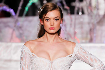 ROCIO CRUSSET. REVISTA LUX MOMENTS MAGAZINE. ROSA CLARA BBFW