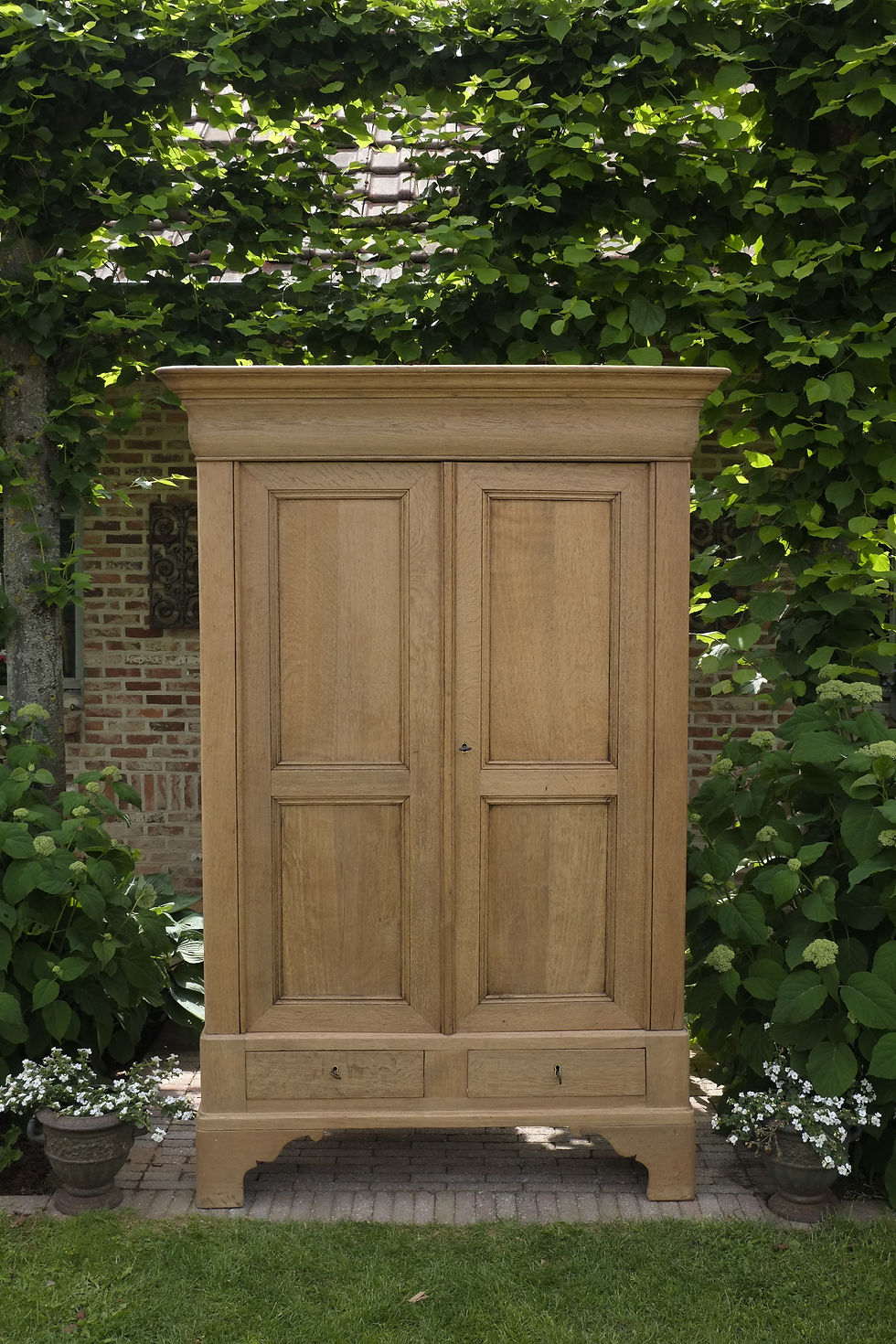 Kleiderschrank antik