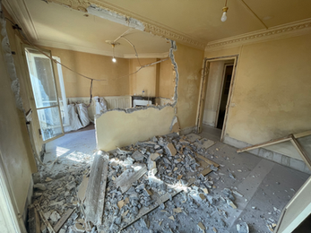 Peinture ; parquet ; bois ; design ; mobilier ; rénovation ; murs ; maçonnerie ; plafond ; cuisine ; spots ; entrée ; salle de bain ; lumière ; appartement ; maison ; plomberie ; rendez-vous ; entrepreneur