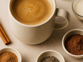 Waarom ik al jaren Bulletproof Koffie drink (en wat ik er stiekem extra in doe afhankelijk van mijn dag)