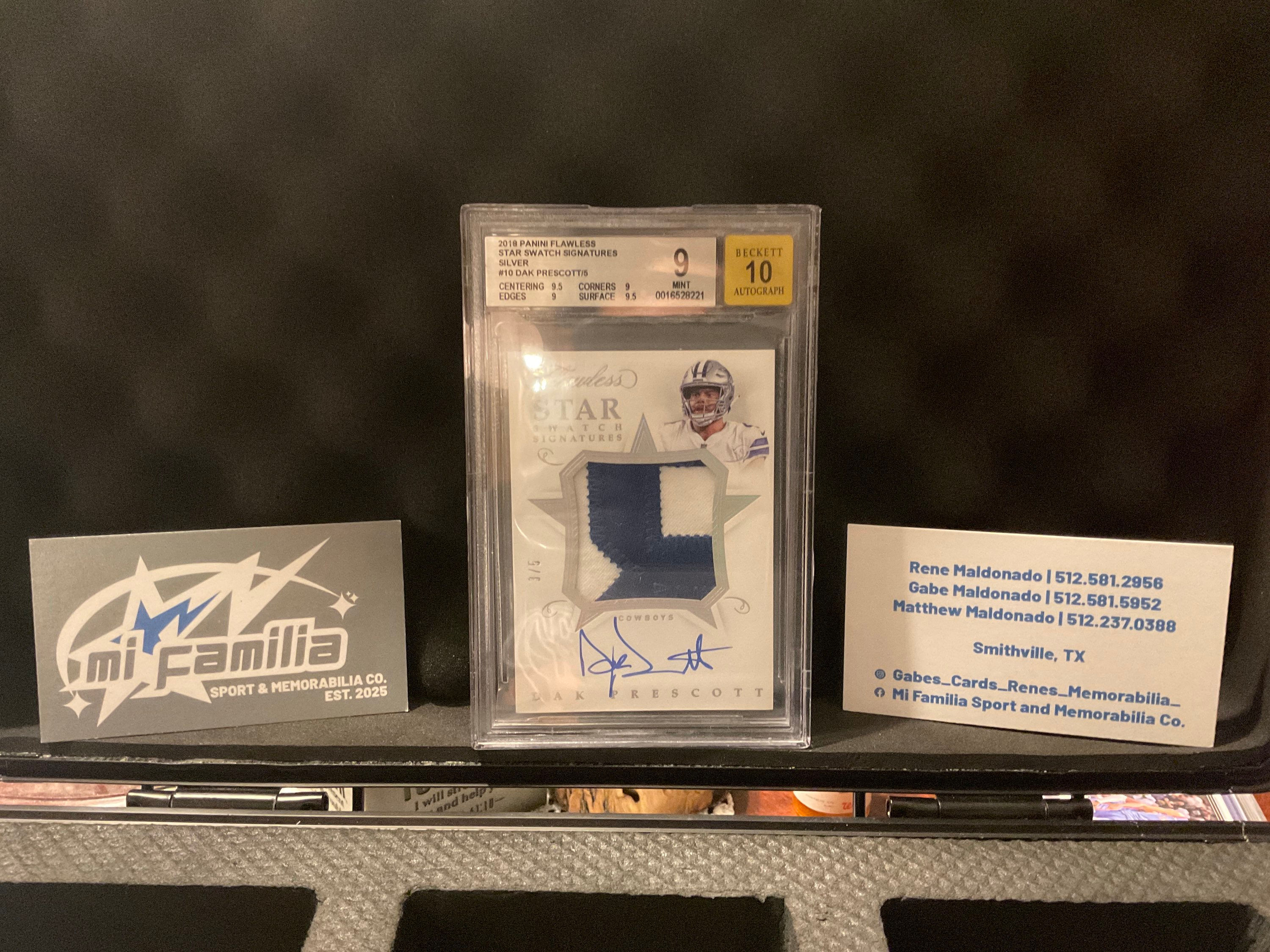 Dak Prescott  Panini Flawless Star Swatch Signatures /5