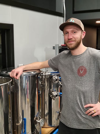 ian-head-brewer-bottlescrew-bills-calgary-beer-craft-brewery.jpg