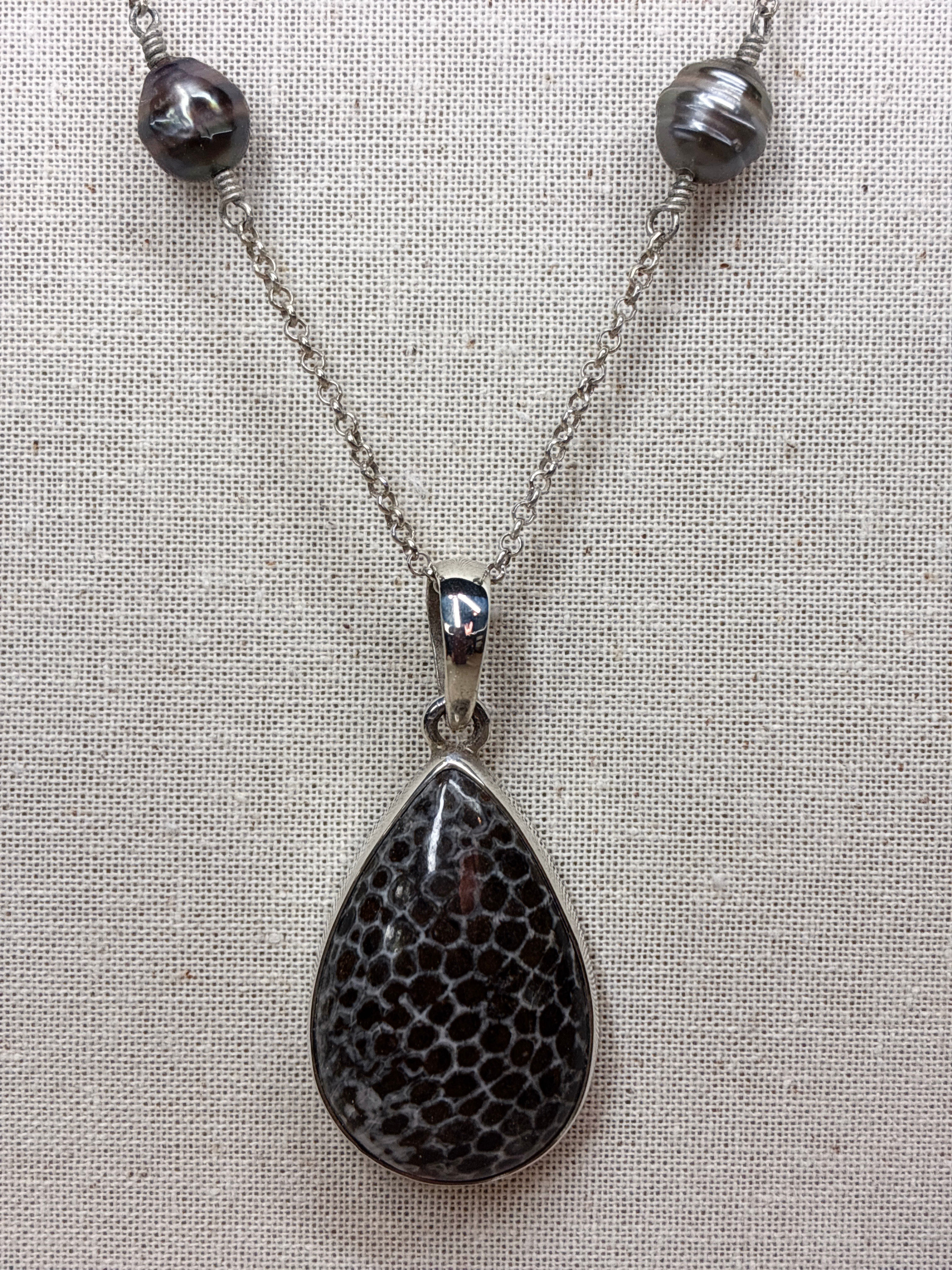 Tahitian Pearl (7mm) and Stingray Coral Necklace
