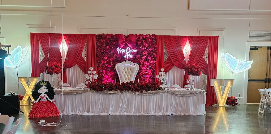 Thumbnail: Medium Head Table w/Throne (Mesa Mediana con Trono)