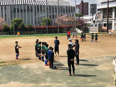 南池袋小校庭 4~6年生練習