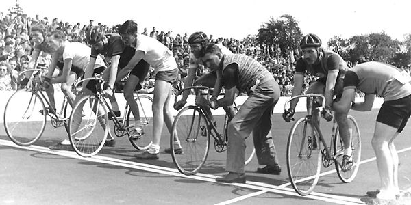 RoverCCPursuitteam-RunnersUpin1MileTeamPursuit.jpeg