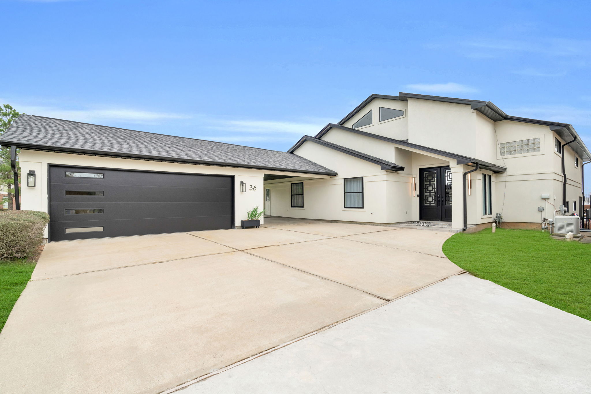 Lakefront Estate Listing — Montgomery, TX