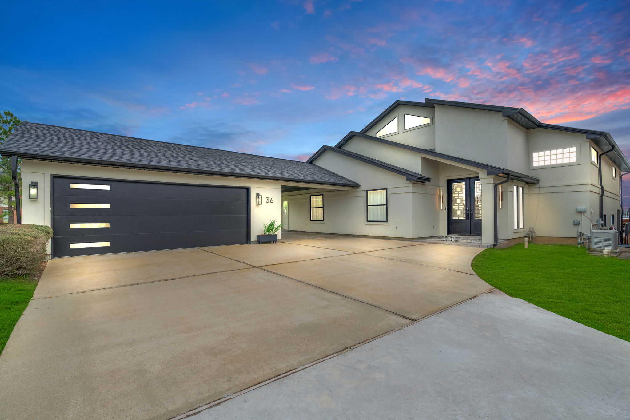 Lakefront Estate Listing — Montgomery, TX