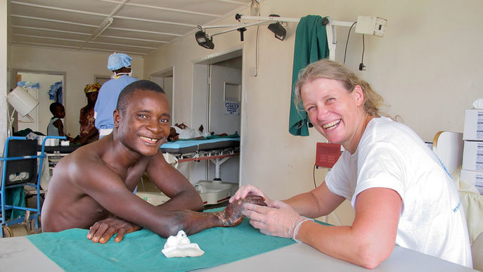 Mel Eissens working as a Hand Therapist in Sierra Leone