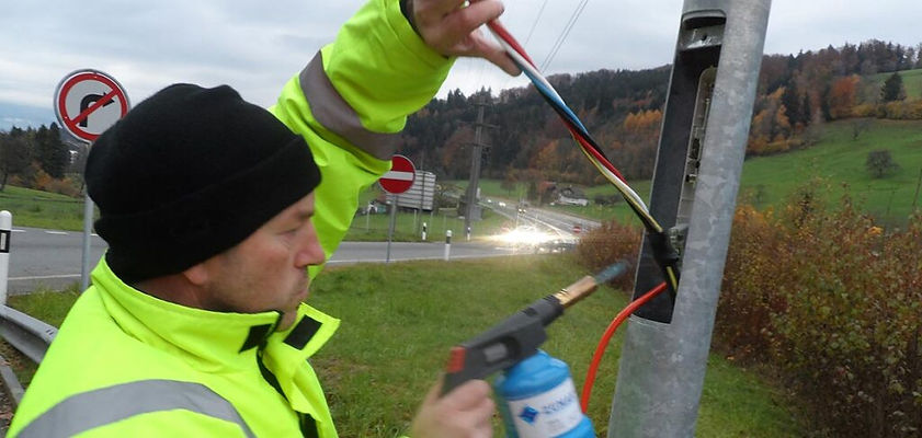 Moderne_LED_Leuchten_Pfaeffikon3-1024x487.jpeg