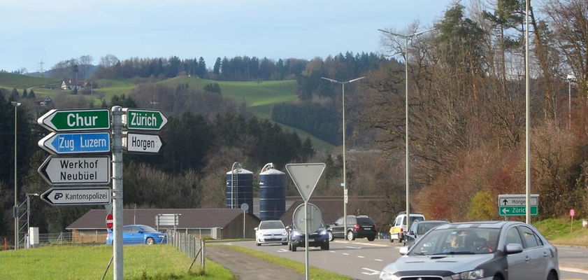 Moderne_LED_Leuchten_Pfaeffikon-1024x487.jpeg