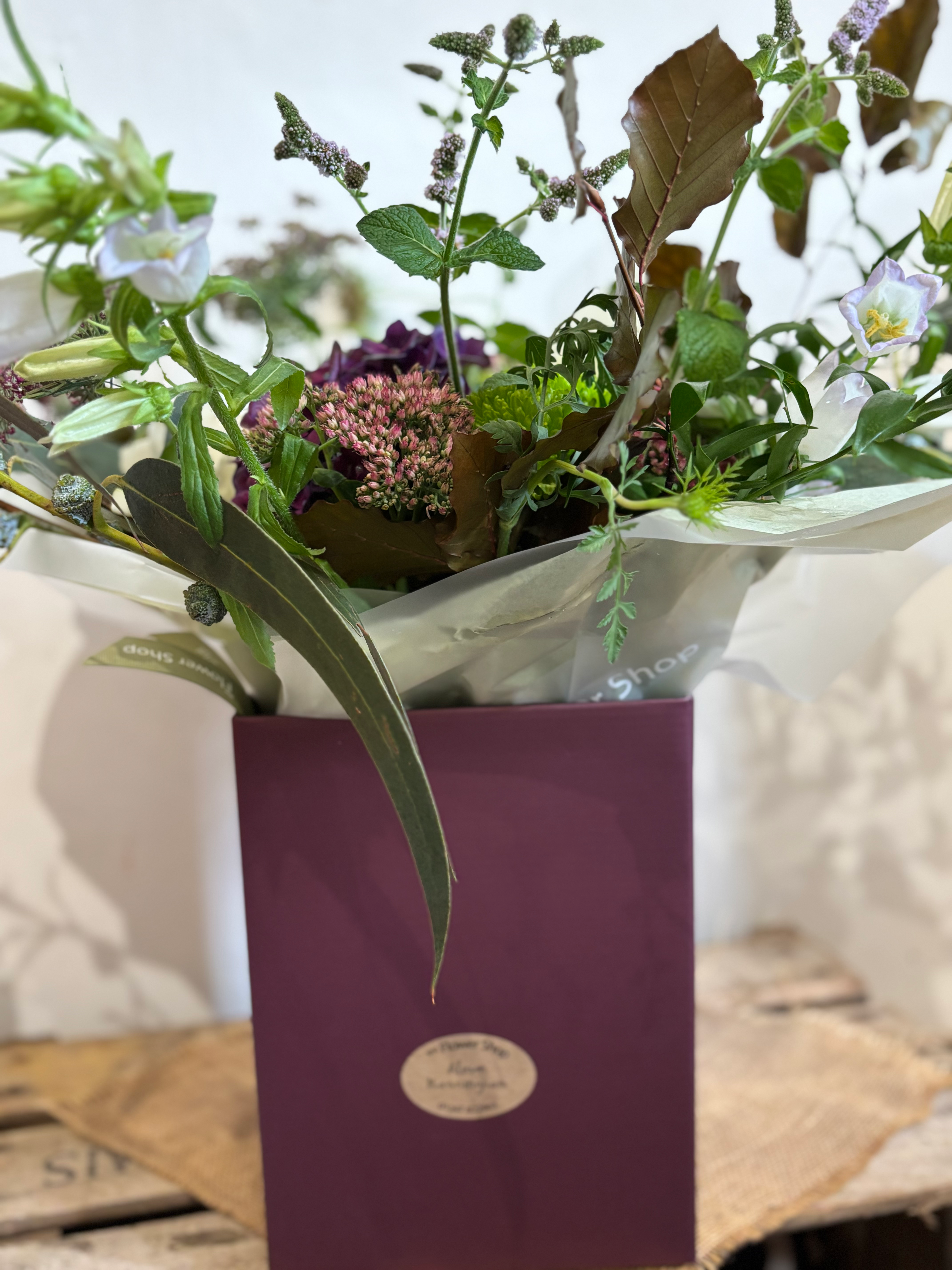 Seasonal handtie in water