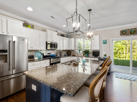 Montgomery AL spotless kitchen cleaned by Nitty Gritty Cleaners