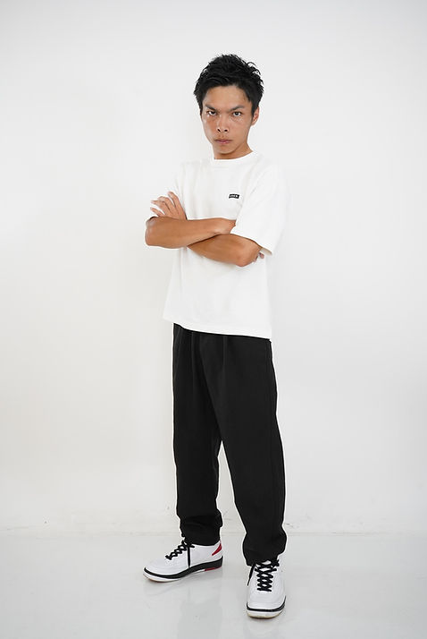 歌井 雄大(全身)