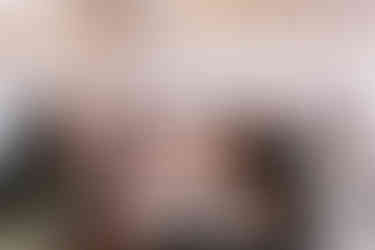 賓客舉杯暢談