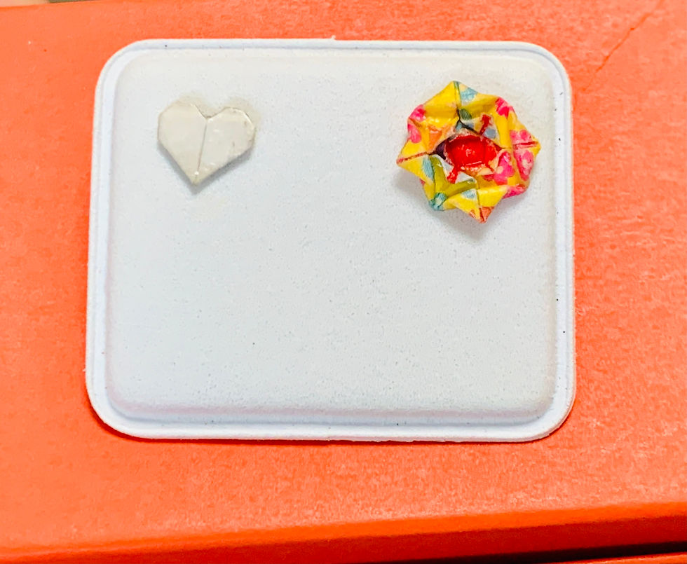 תמונה ממוזערת: Origami Heart Stud Earrings