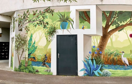 Fresque réalisée quartier Bourrassol, Toulouse, à la peinture minérale KEIM, par le collectif Kaléidoscoop. Conception et réalisation : Laure Fournier et Zoé Figeac. Thème : Fresque végétale, Animaux et nature. Dans le cadre du projet d'initiative citoyenne de la Mairie de Toulouse : Mon Idée pour mon Quartier. 2024