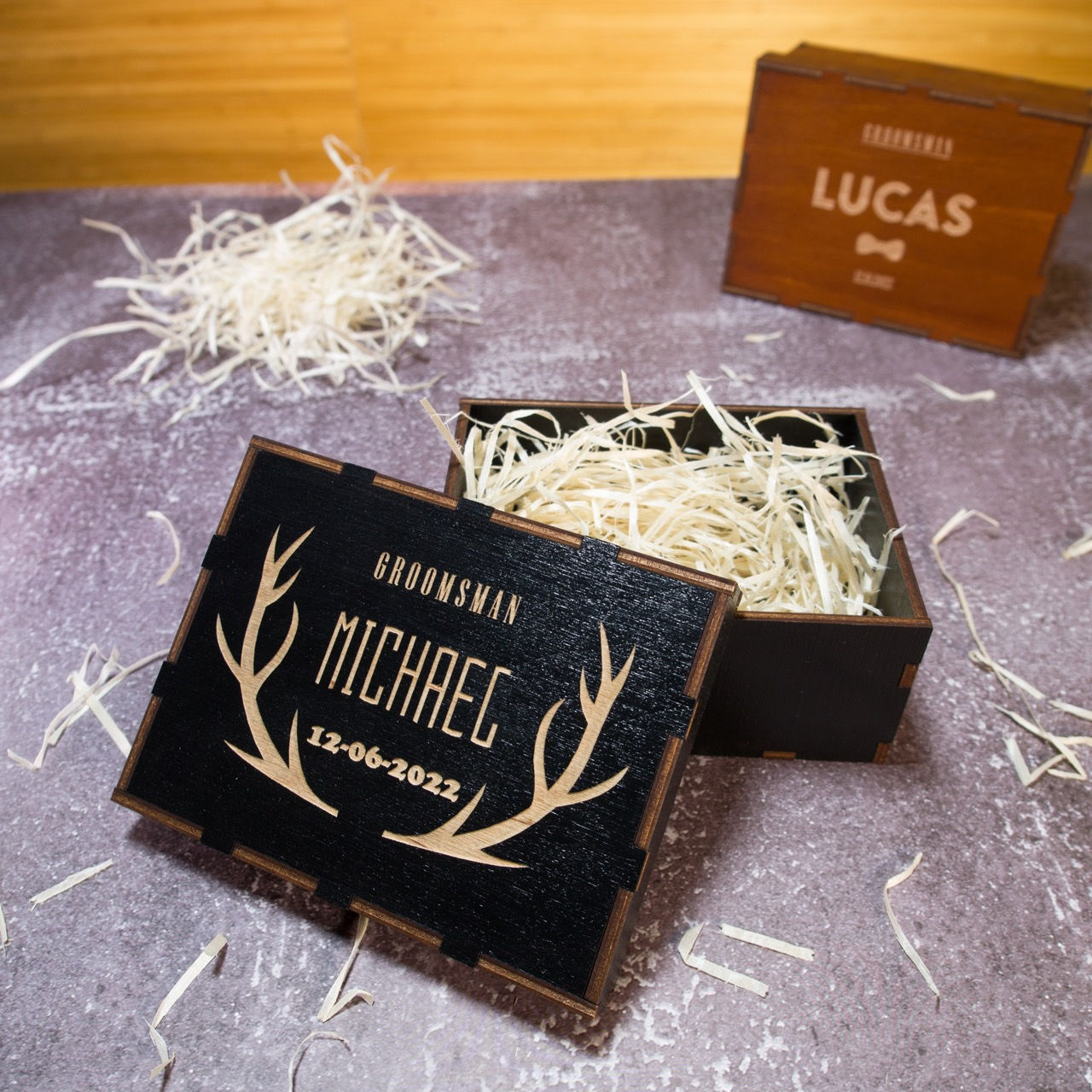 korobka-z-personalnym-hraviiuvanniam