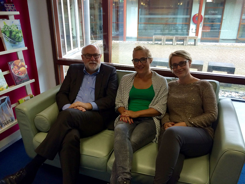 Onze derde zomerbankgast. Meneer de Burgemeester: Karel van Soest