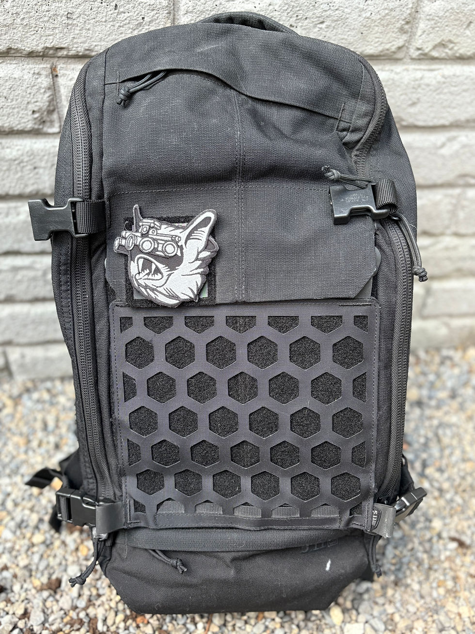 Thumbnail: Battlefiled 6 sticker I own the night in embroidered patch on black backpack