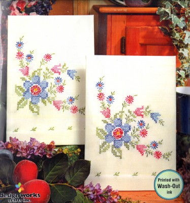 SERENADE KITCHEN TOWELS  Design Works Crafts Inc.