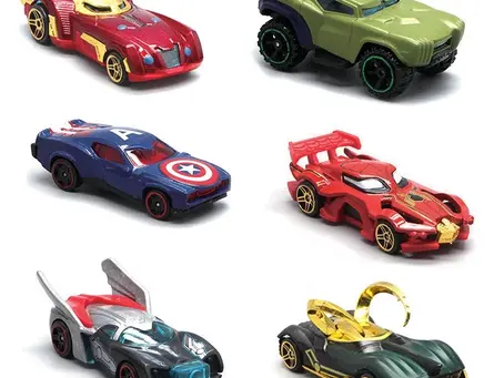 Conjunto de 6 carrinhos com temática dos vingadores