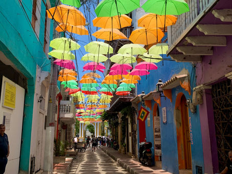 Parapluie colorés à Carthagène