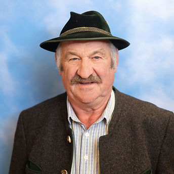 16 - Georg Riesch.jpg