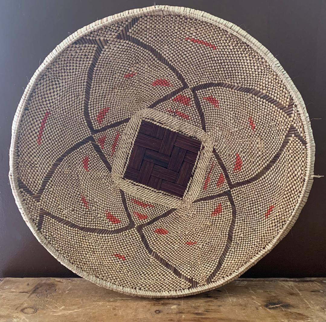 Large BaTonga Plateau Winnowing Wall Basket