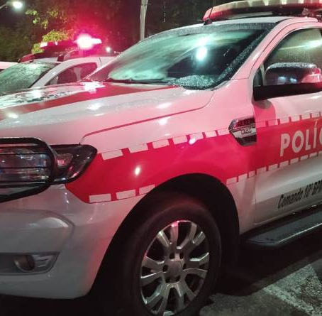 PolÃcia Militar prende suspeito com arma de fogo em bairro de Campina Grande