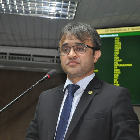 Requerimento de Waldeny propõe contratação de médicos por horas trabalhadas