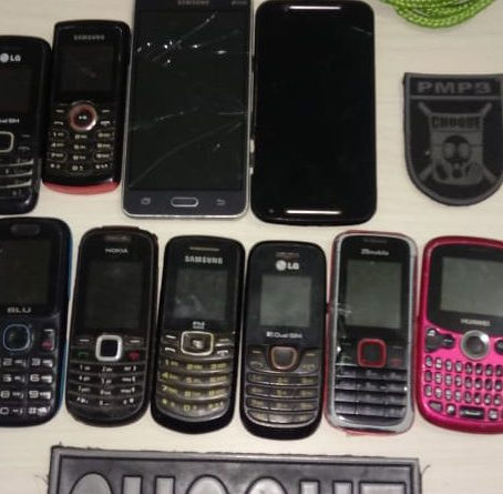 PM evita que celulares e carregadores fossem arremessados para dentro de presidio do Sertão