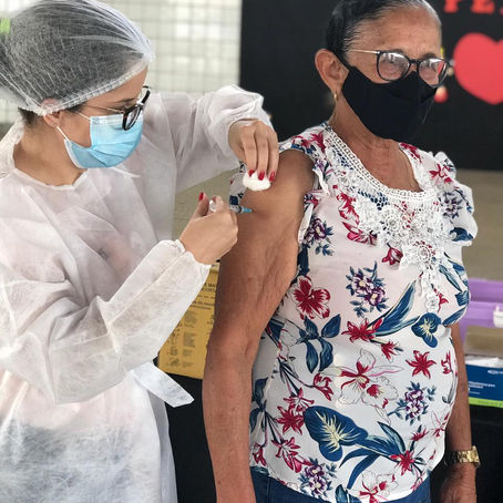 Sete escolas abrem para vacinação de idosos de 80 a 89 anos nesta sexta e na próxima segunda 