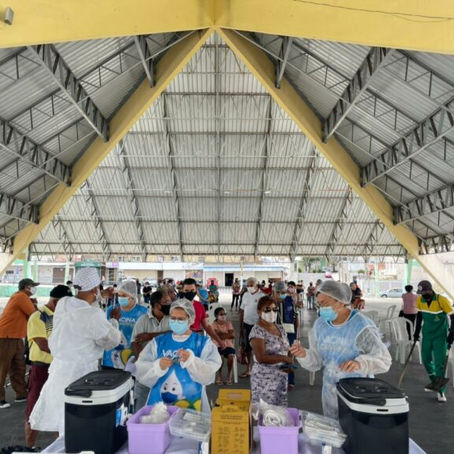 Campanha Dose de Solidariedade arrecada alimentos e agasalhos para pessoas carentes