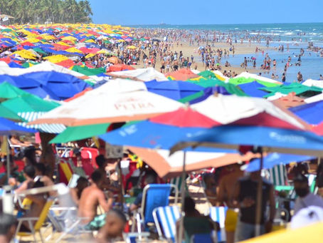 Pernambuco proíbe som em bares e prevê receber 360 mil doses do imunizante contra Covid-19