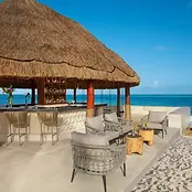 Dreams-Aventuras-Riviera-Maya-ocean-front-bar.webp
