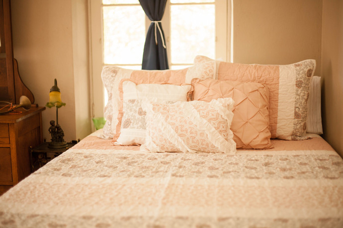 Full pink bed.jpeg