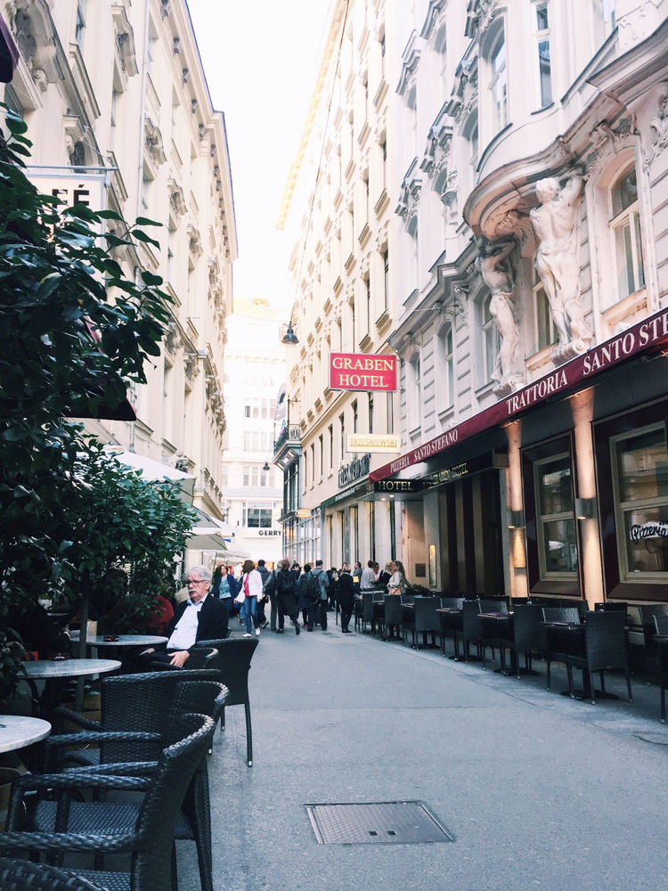 Vienna Grocery Stores Open on Sunday