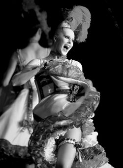 Trupa Cabaret | Trupa de Dans Cabaret - Dansatoare Cabaret | Dansatori - Trupa Dans Bucuresti Pitest