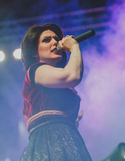 Artisti Muzica | Contact Artisti Muzica - Oferta Impresariat Cantareti Solisti Evenimente Concerte S